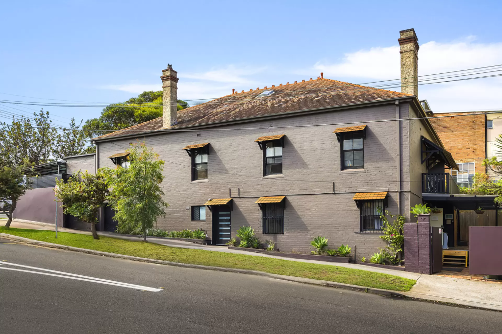 Victorian-Era Coogee Boarding House Sells for $5 Million at Auction as Vendor Adjusts Reserve