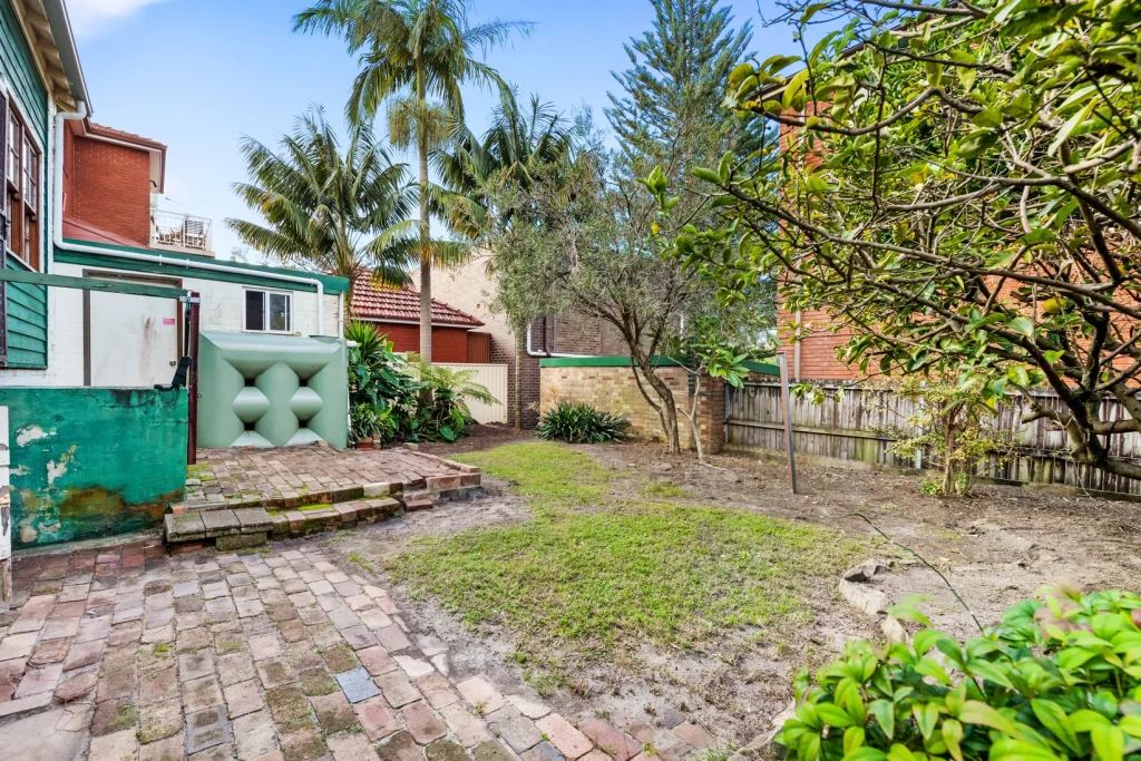 Coogee cottage sale

